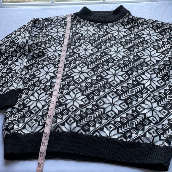 Village Green Vintage Fair Isle Nordic Snowflake Sweater - Picture 6 of 11
